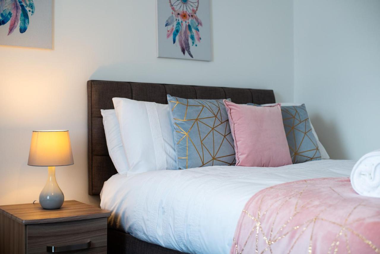 Parking, Smart Tv'S In All Rooms, Central Location Swansea Exterior foto